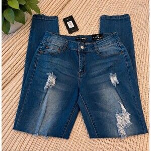Fashion Nova Distressed Skinny Jeans Juniors/women - Size 11